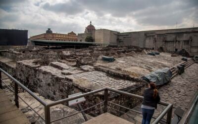 Aztec Architecture: Floating Gardens & Aqueducts in Tenochtitlan