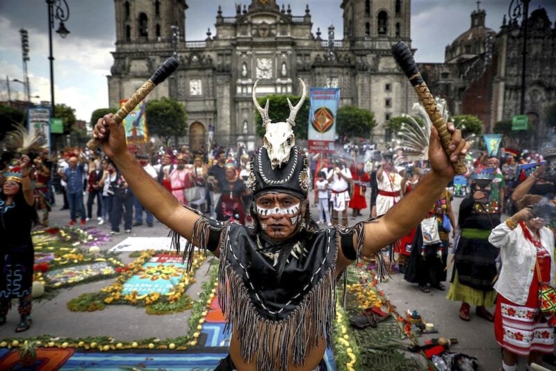 Modern decedents of the Aztecs celebrate in Mexico City 