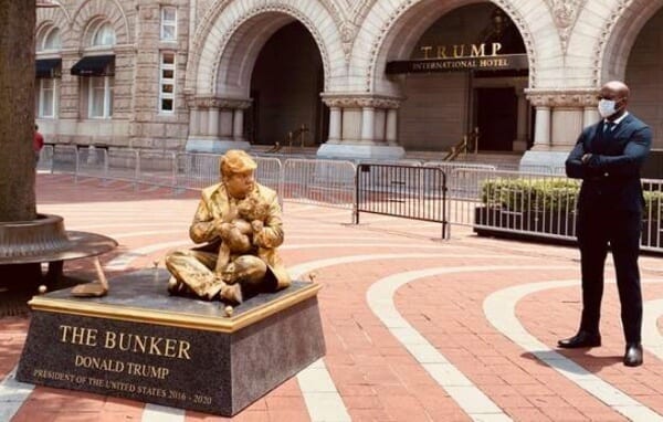 Living statue of Trump in the White House bunker