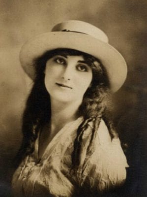 Fleurette Kopp at 21 years old in 1920
