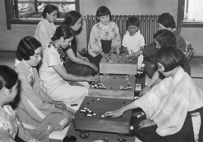 Women-only billiards parlor in Japan